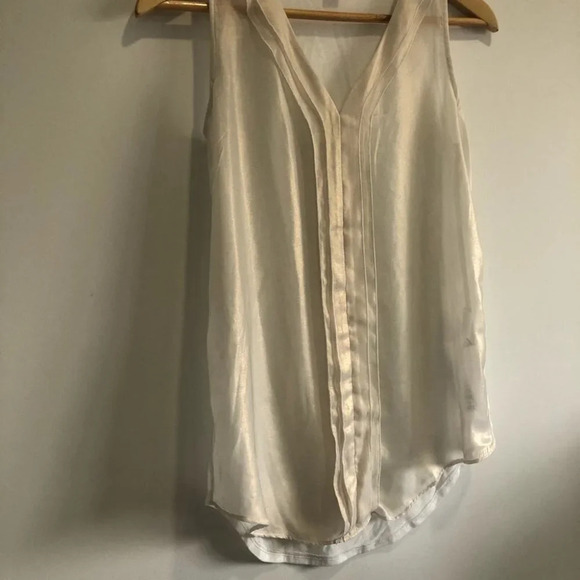 Joe Fresh  Sz XS Champagne Gold Shimmer Sheer Sleeveless Blouse Top - Picture 3 of 7